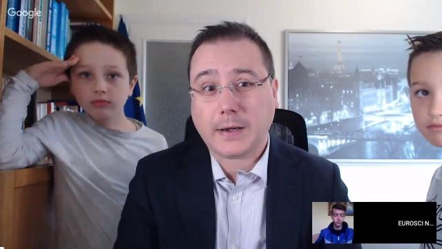 Embedded thumbnail for Un euro investit prin politica de coeziune generează 2,74 de euro?